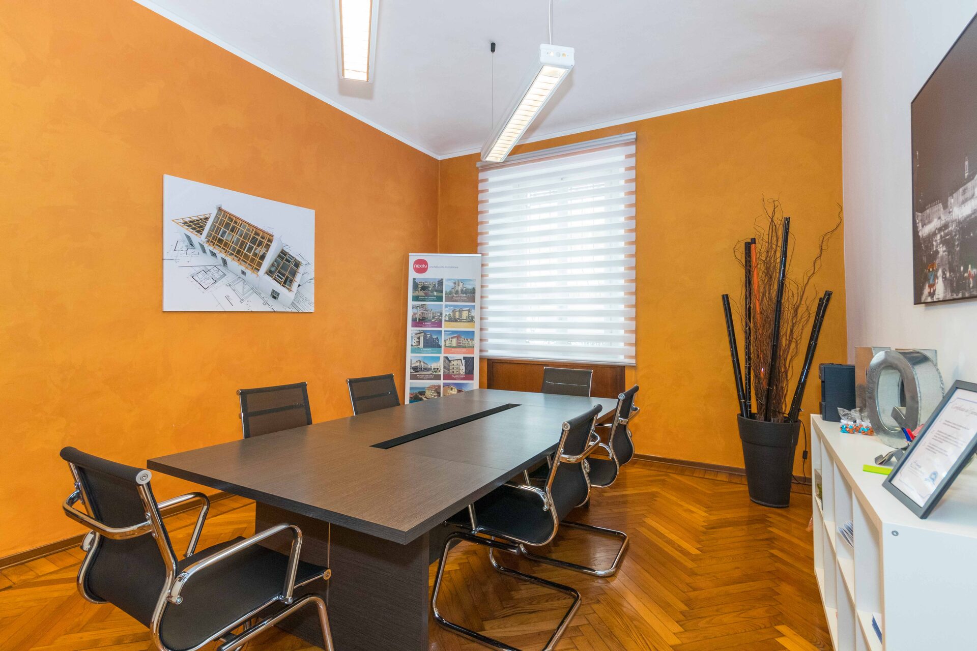 La sala riunioni dell'ufficio MQ2 Immobiliare